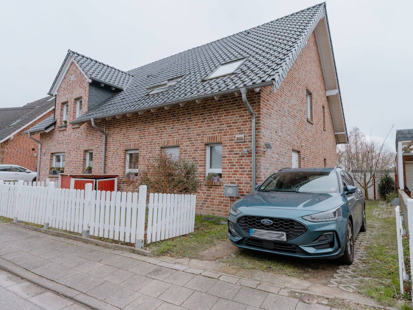 Ruhig, begehrt, naturnah – Ihre Doppelhaushälfte in Kleinenbroich, 41352 Korschenbroich