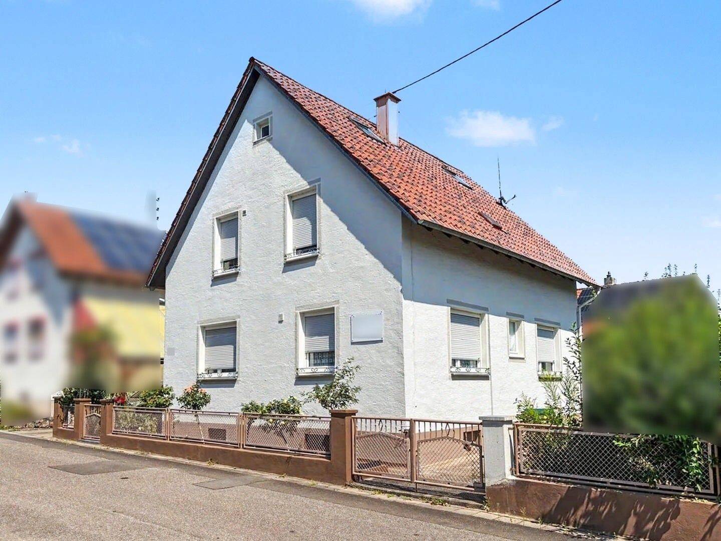 Gepflegtes Einfamilienhaus mit vielseitigen Nutzungsmöglichkeiten in ruhiger Lage von Göcklingen, 76831 Göcklingen