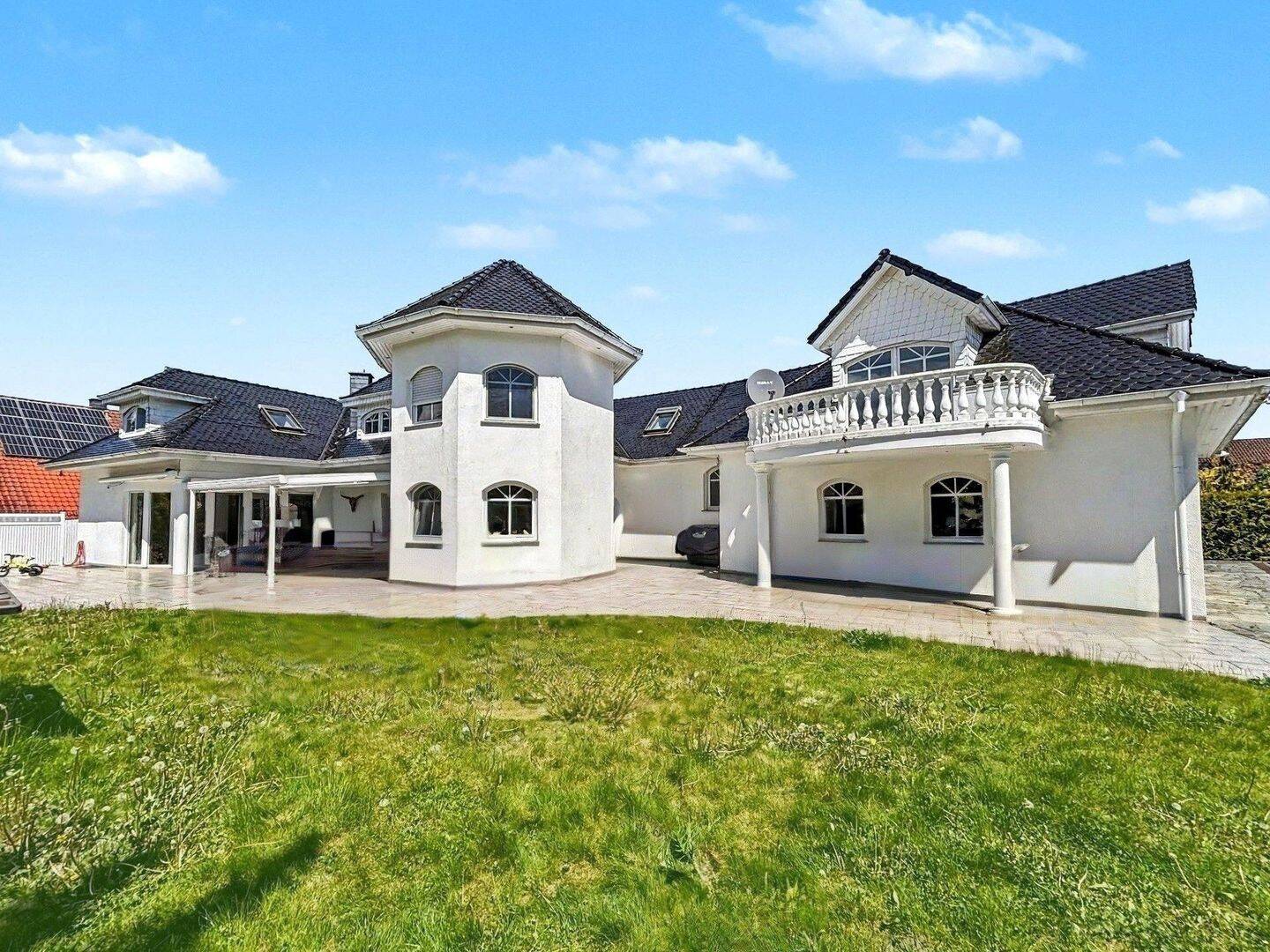 Exklusive Villa mit Privatsphäre und Feldrandlage – Ihr Wohntraum in Wolfsburg-Reislingen