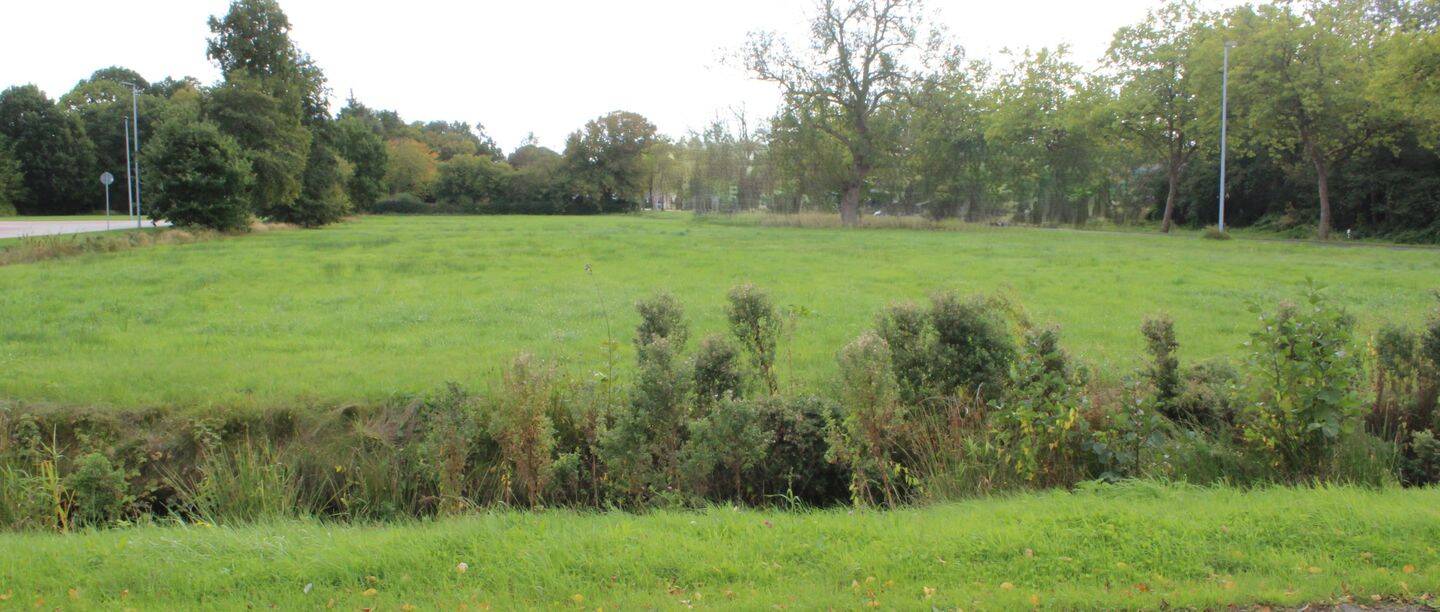 …vollerschlossenes  Baugrundstück in Moormerland OT .. auch Teilverkauf möglich … Warsingsfehn, 26802 Moormerland