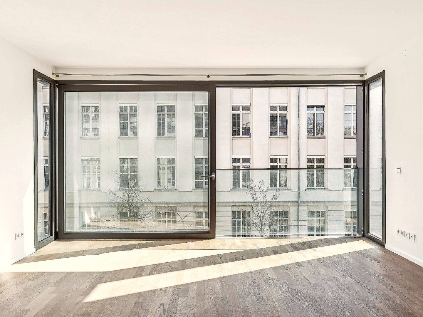 Bezugsfrei! Moderne und lichtdurchflutete 2-Zimmer-Wohnung in Toplage im Gleimviertel, 10437 Berlin (Pankow Prenzlauer Berg)