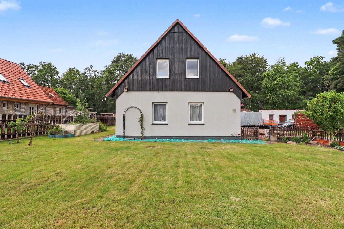 Wedemark/Abbensen: Gepflegtes Einfamilienhaus mit herrlichem Garten, 30900 Wedemark