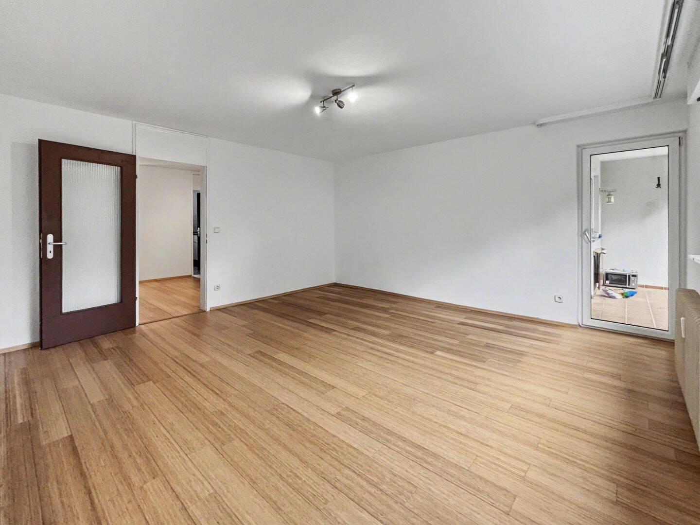 3,5-Zimmer-Wohnung mit Loggia, Aufzug & Wallbox in begehrter Lage von Stuttgart-Möhringen, 70567 Stuttgart (Möhringen)