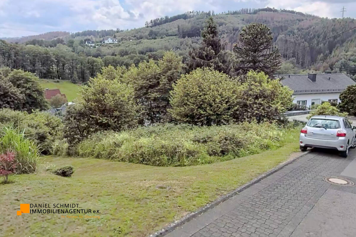 Derschlag – 897 m² Grundstück in mit bereits genehmigten Bauplänen, 51645 Gummersbach