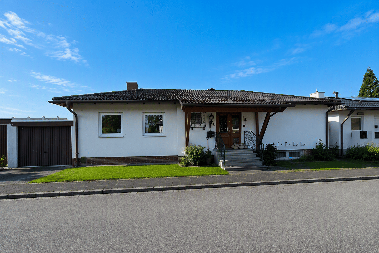 Charmanter Eckbungalow mit großem Garten, 90475 Nürnberg
