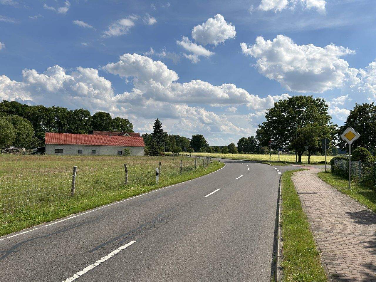 Grundstück in idyllischer Lage der Niederlausitz in Brandenburg nahe sächs. Grenze-tlw. B-Planbereich ´Wohnbebauung Alte Brauerei´-provisionsfrei, 3130 Jämlitz-Klein Düben