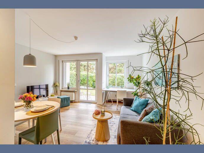 Möbliert: Hochwertig möblierte Erdgeschosswohnung mit privatem Gartenbereich, 80939 München (Milbertshofen-Am Hart Schwabing-Freimann)