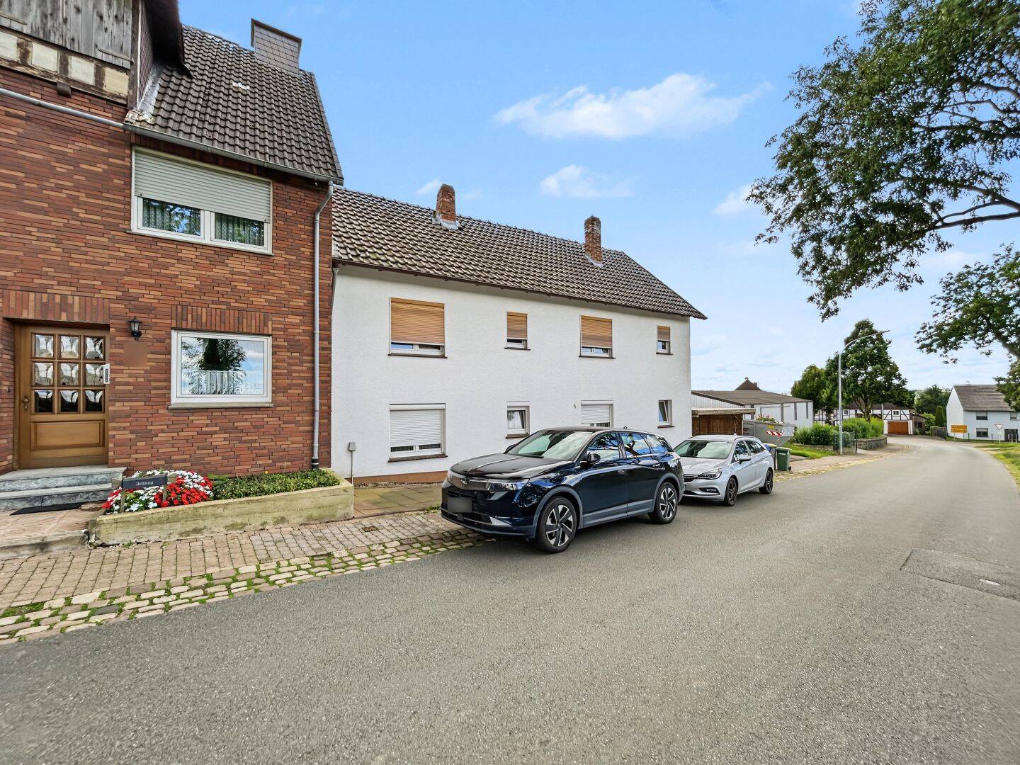 Zweifamilienhaus mit großem Grundstück und Sanierungsbedarf in Borgentreich-Rösebeck, 34434 Borgentreich