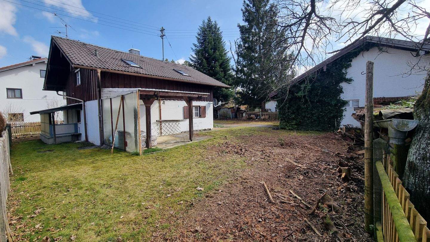 Baugrundstück für eine Doppelhaushälfte nähe Bahnhof, 83624 Otterfing