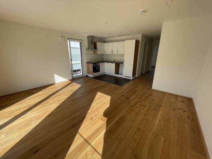 Modern geschnittene 3 Zi-Whg. mit Balkon und inkl. Küche, 90768 Fürth