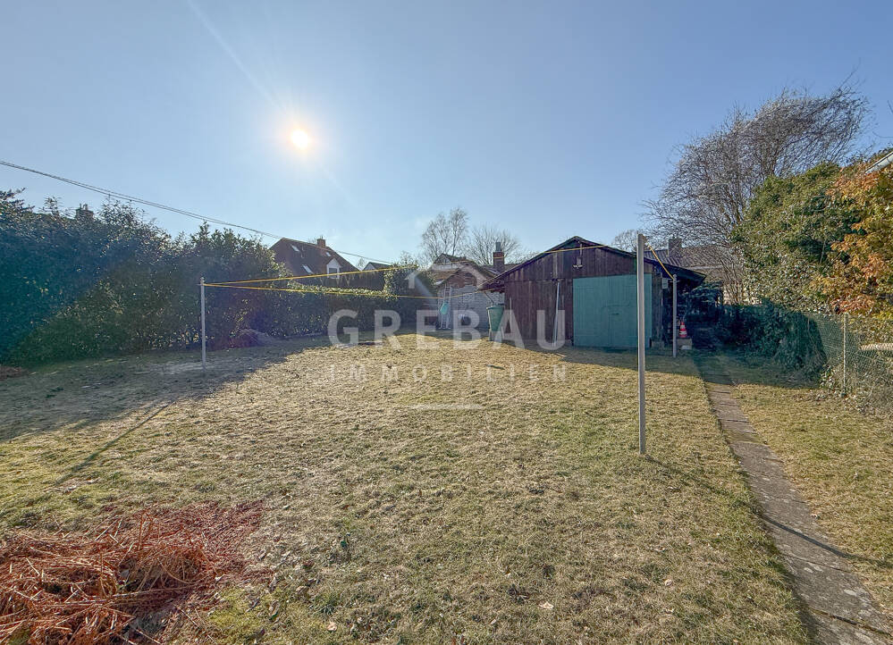Ihr (Bau-)Platz? Einfamilienhaus auf großem Grundstück in Südwest-Lage, 22589 Hamburg (Altona Blankenese Iserbrook Osdorf Sülldorf)