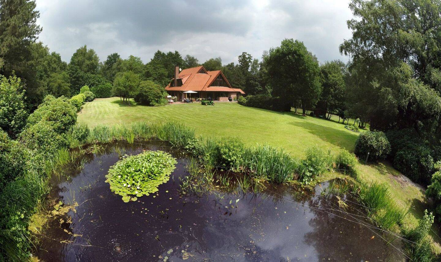 Wunderschönes Architekten Einfamilienhaus auf einem traumhaften angelegten Parkgrundstück mit 10.800 m² und einem 200 m² großem Teich mit Koibesatz, 26131 Oldenburg (Oldb) (Bloherfelde Eversten)