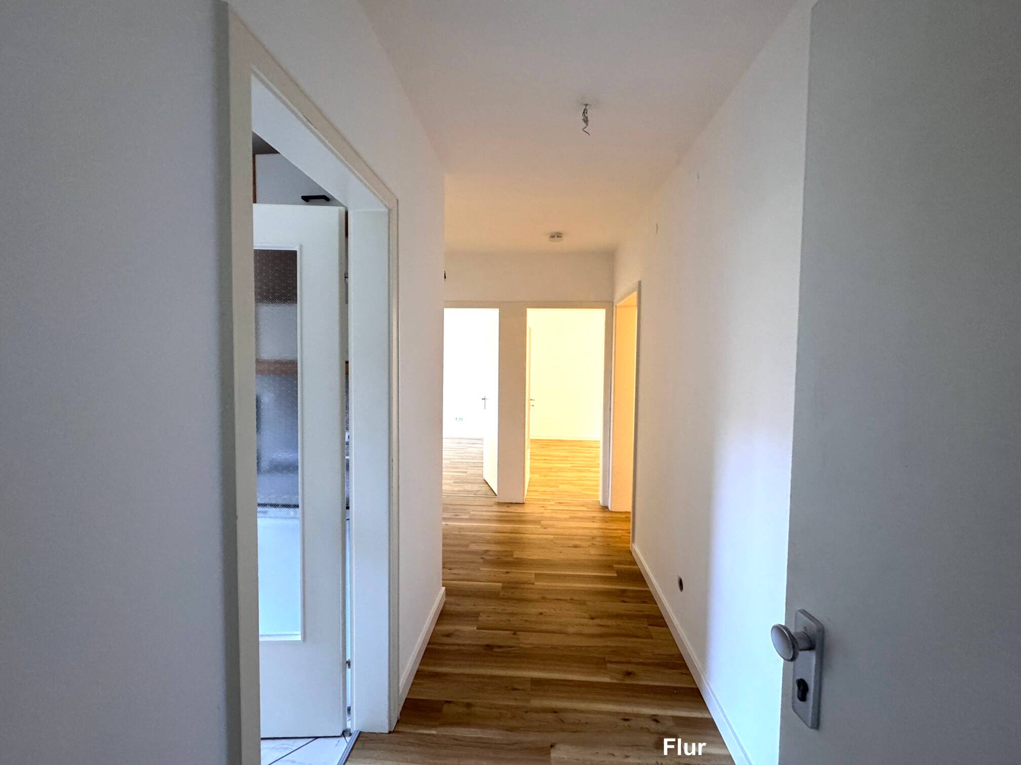 3-Zimmer-Wohnung mit Balkon und Blick ins Grüne – ab sofort verfügbar, 86165 Augsburg (Lechhausen)