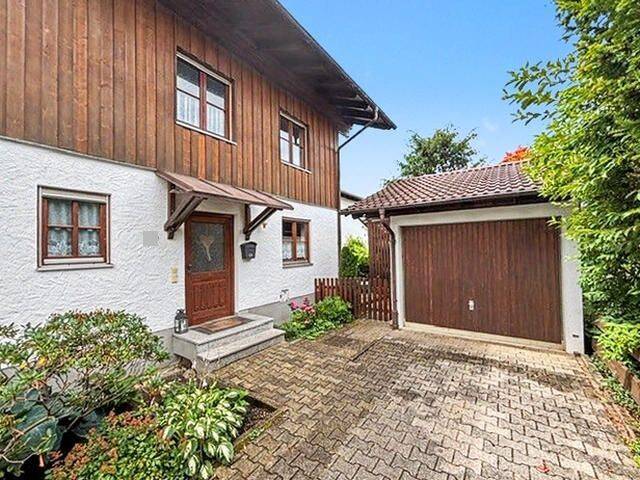 Moderne Doppelhaushälfte in attraktiver Wohnlage von Kolbermoor, 83059 Kolbermoor