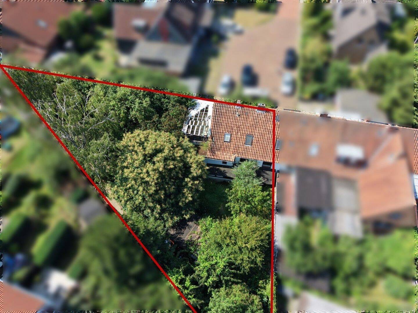 Sanierungsobjekt mit Ausbaupotenzial auf großem Grundstück in sehr guter Lage von Hannover Seelhorst, 30519 Hannover