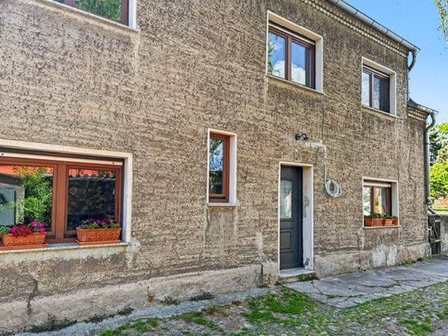 Viel Raum für Ihre Ideen: Charmantes Haus mit idyllischem Grundstück in Muldestausee-Schwemsal, 6774 Muldestausee