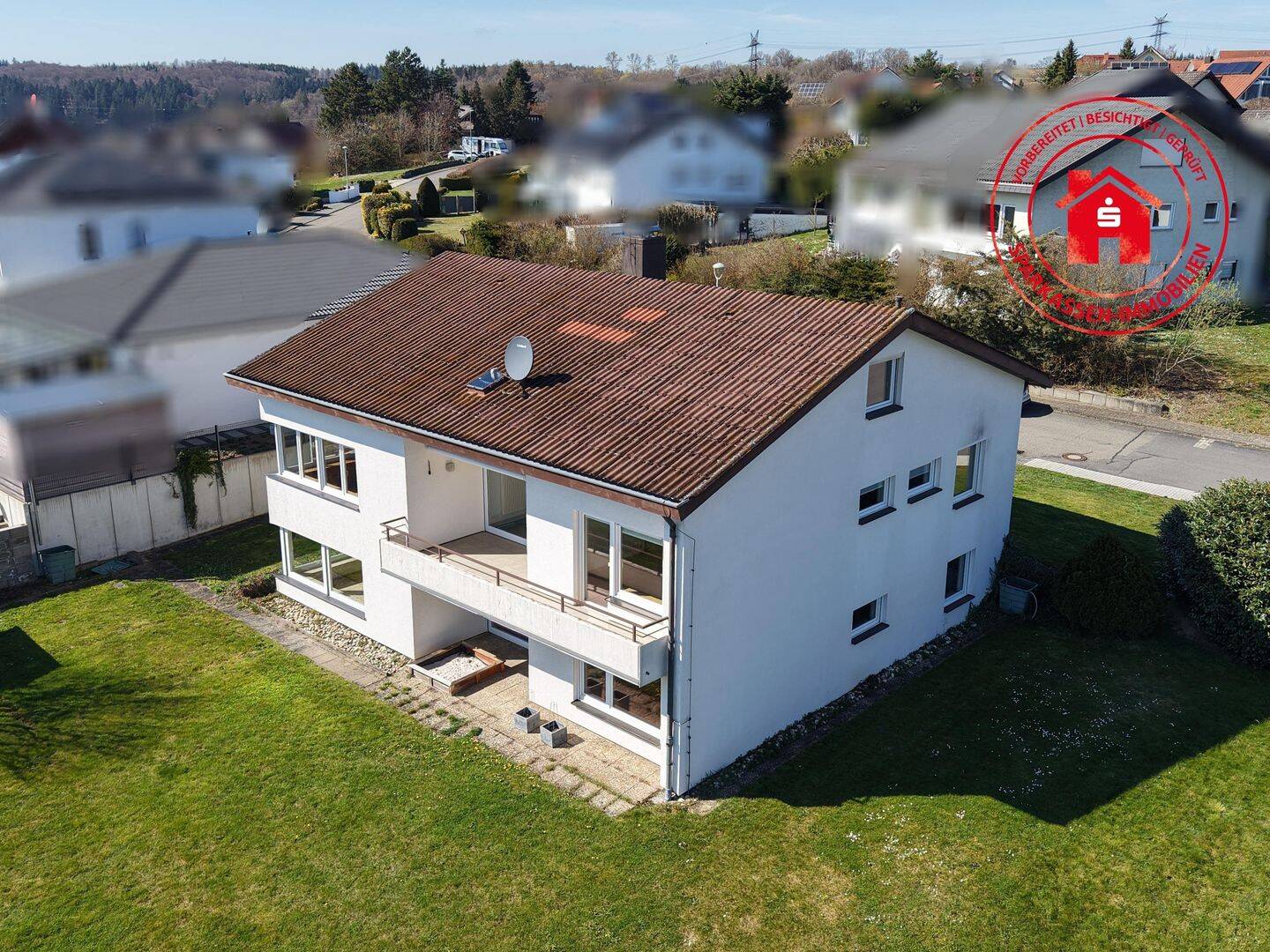 Großzügiges Einfamilienhaus mit Einliegerwohnung in bevorzugter Wohnlage von Hardheim, 74736 Hardheim