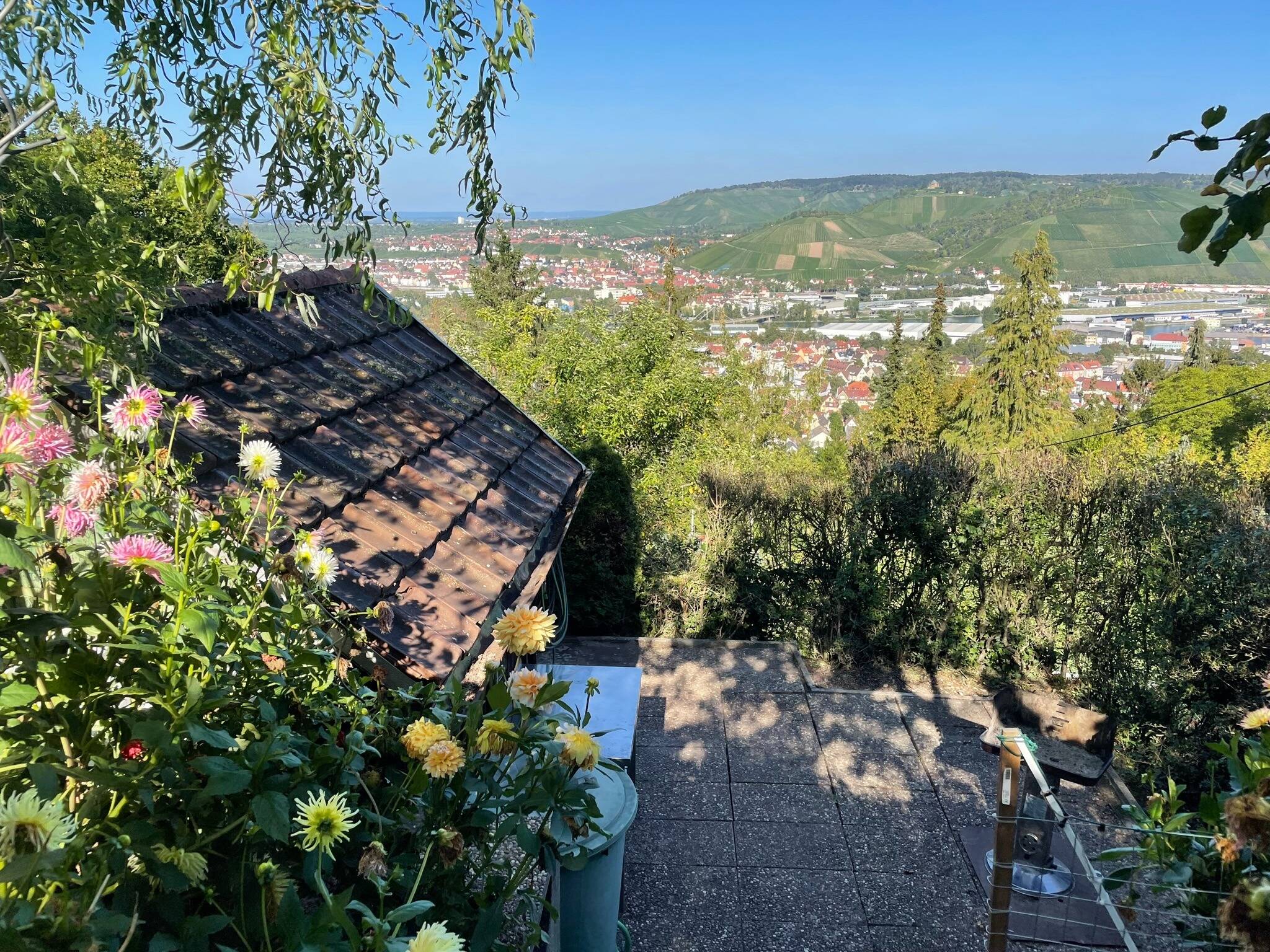 WUNDERSCHÖNES WOCHENENDGRUNDSTÜCK IN AUSSICHTSLAGE mit Gartenlaube und Parkplatz, S-Wangen – 705-23, 70327 Stuttgart