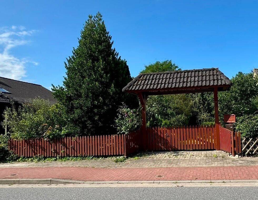 Großzügiges, voll erschlossenes Grundstück (3.000 m²) mit viel Potenzial in Eddelak – Verkauf im Ist-Zustand, 25715 Eddelak