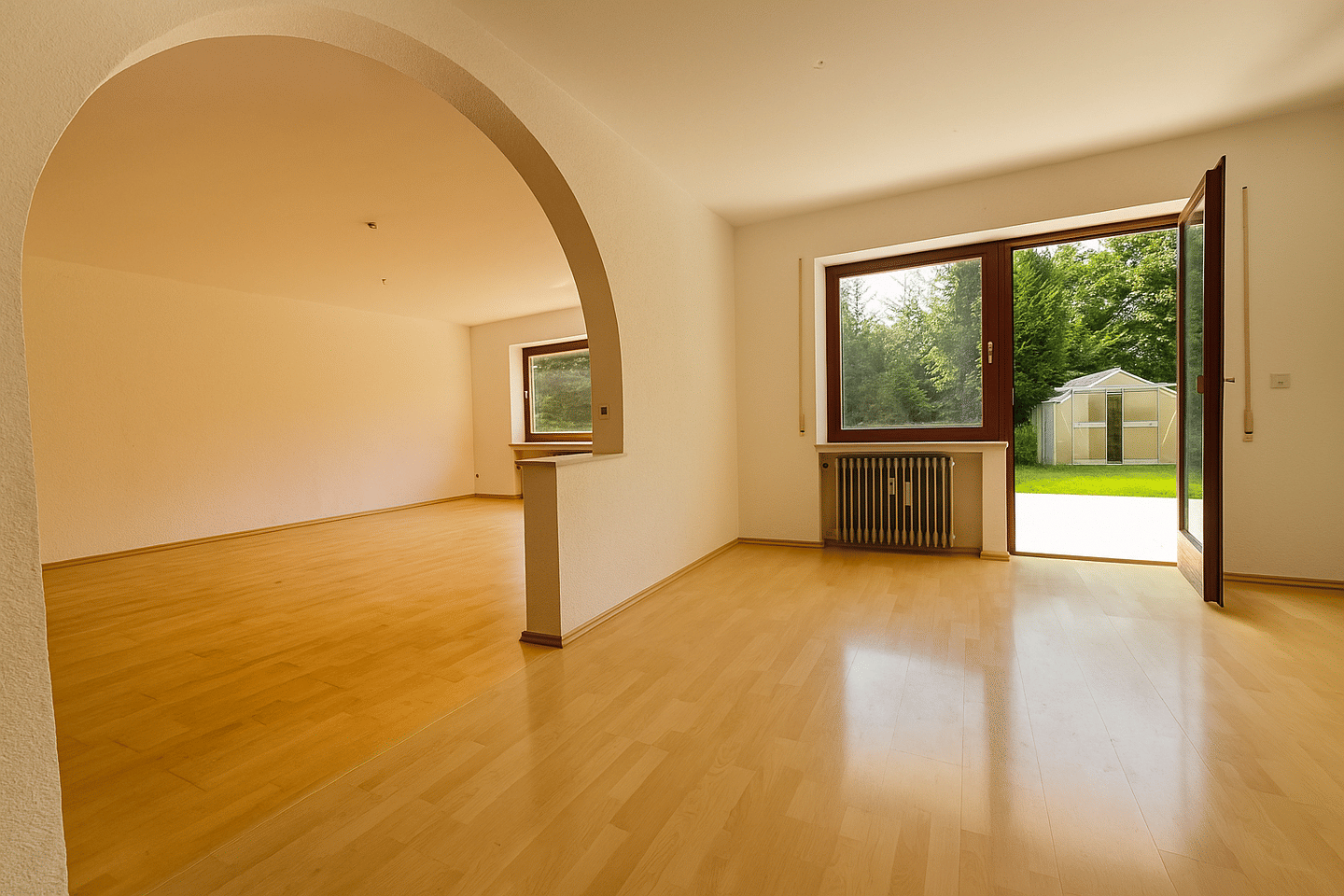Klasse EG Wohnung mit Garage und großem Garten, 86853 Langerringen