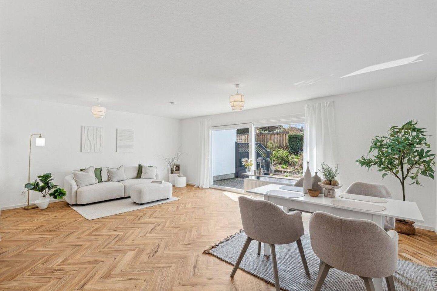 Heller Bungalow mit Südterrasse – Komfortables Wohnen auf einer Ebene – provisionsfrei, 27755 Delmenhorst