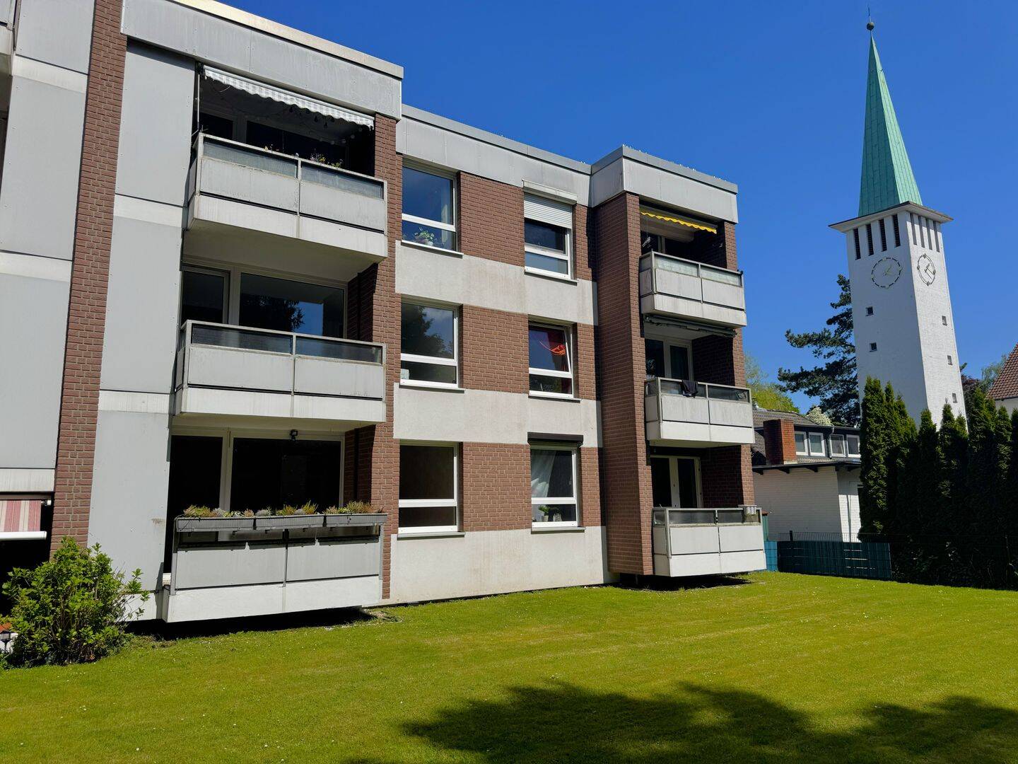 Helle 2-Zimmer-Wohnung mit zwei Loggien und Kamin in HH-Jenfeld, 22045 Hamburg (Wandsbek Jenfeld Tonndorf)