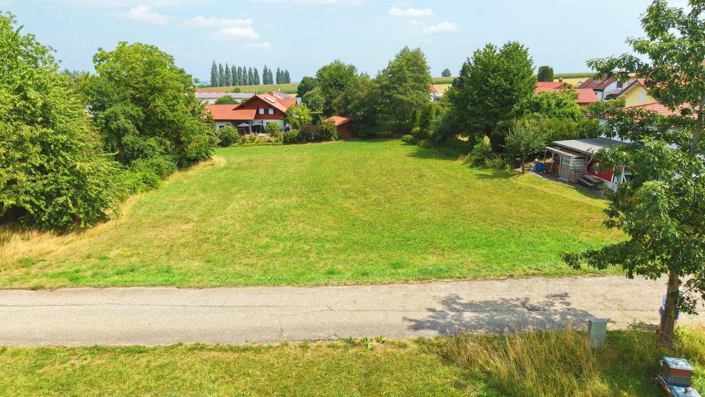 Baugrundstück sehr zentral gelegen mit unverbaubarem Blick nach Westen in Rattenkirchen-Haun, 84431 Rattenkirchen