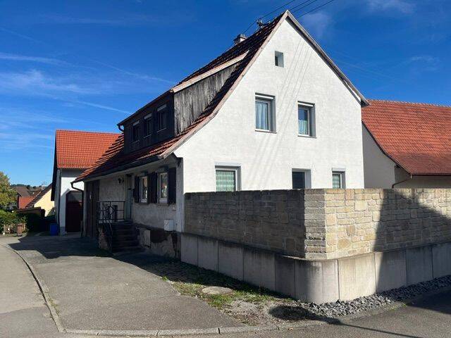 Einfamilienhaus mit viel Potenzial, 78661 Dietingen