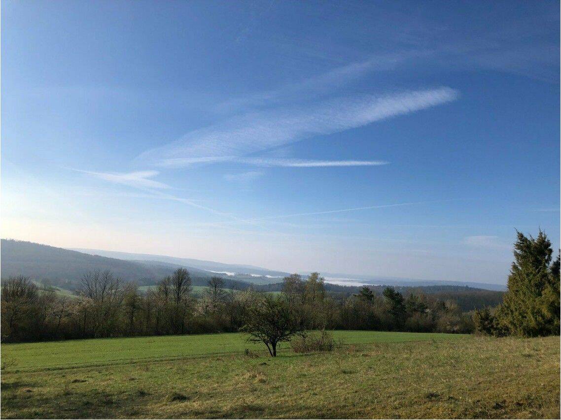 Schöner ebenerdiger Bauplatz, voll erschlossen in ruhiger Feldrandlage SINNTAL. Keine Maklerkosten!, 36391 Sinntal