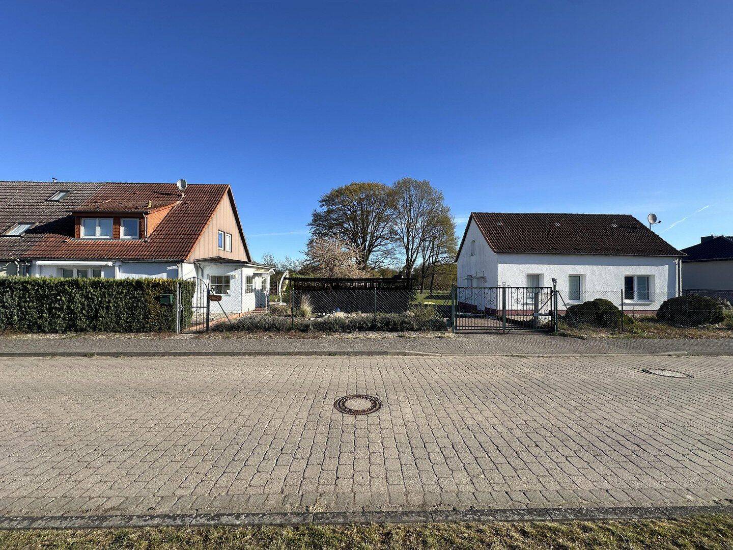 Zwei Häuser auf ca. 1.561 m² – ideal für Mehrgenerationenwohnen, 17255 Wesenberg