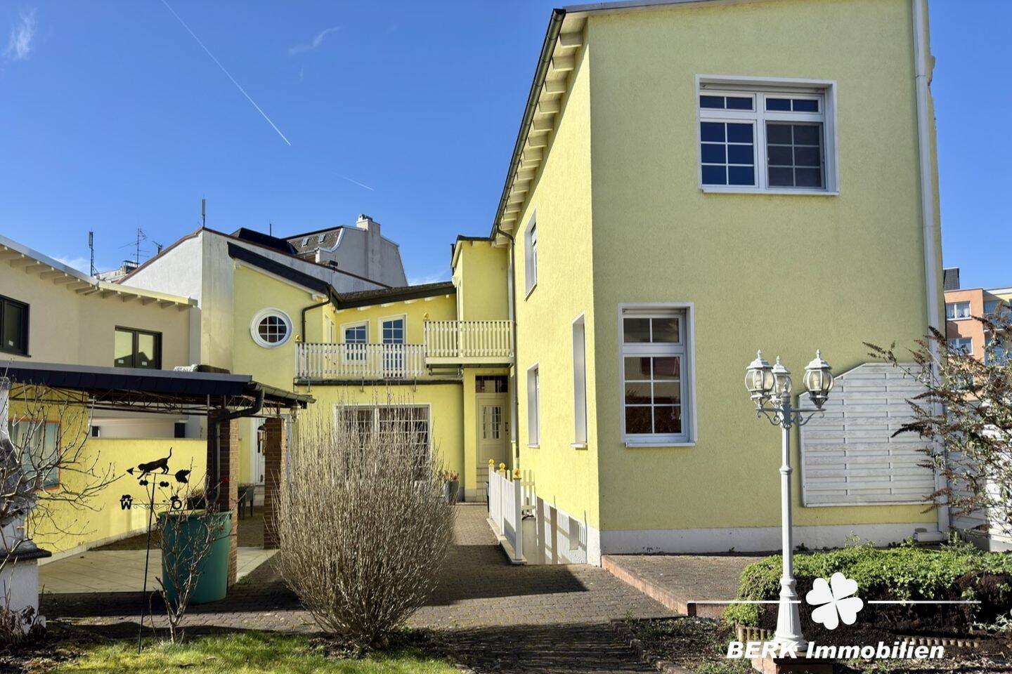 BERK Immobilien – Charmante Doppelhaushälfte mit vielseitigen Nutzungsmöglichkeiten in Offenbach-Bürgel, 63075 Offenbach am Main (Bürgel Offenbach am Main Rumpenheim Waldheim)