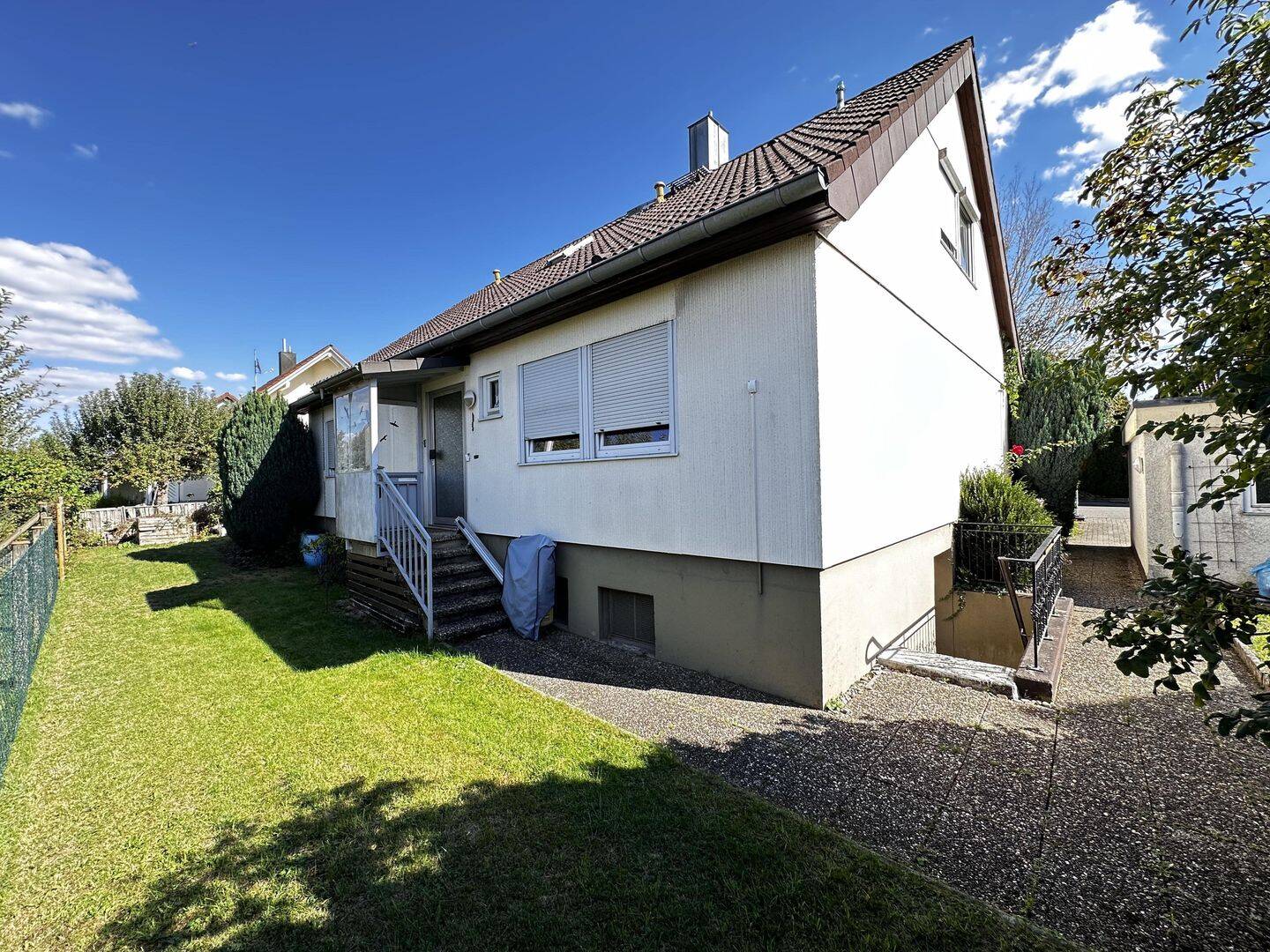 Renovierungsbedürftiges Einfamilienhaus auf Traumgrundstück in Tübingen-Bühl, 72072 Tübingen