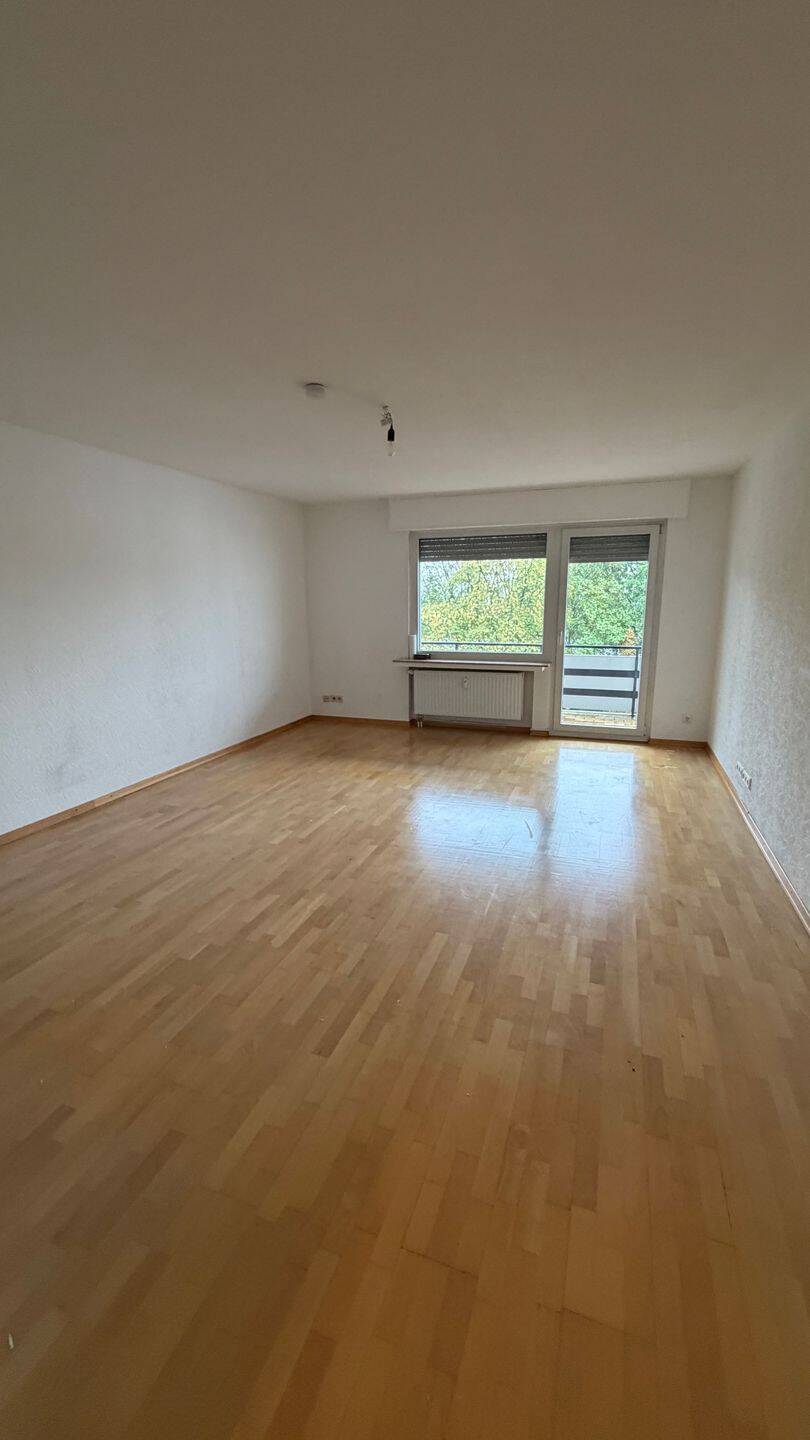 Helle, zentrale 3 Zimmer Wohnung mit großem Balkon, 58509 Lüdenscheid