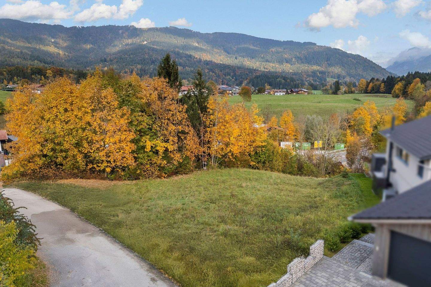 Baugrundstück in Inzell-Gschwall – vielseitig bebaubar für Wohnen & Gewerbe, 83334 Inzell