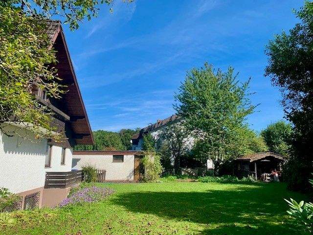 Schönes 1.740 m² großes Baugrundstück in Baierbrunn-Buchenhain/ bei München mit Bestandsgebäude & vielseitigem Bebauungspotenzial, 82065 Baierbrunn