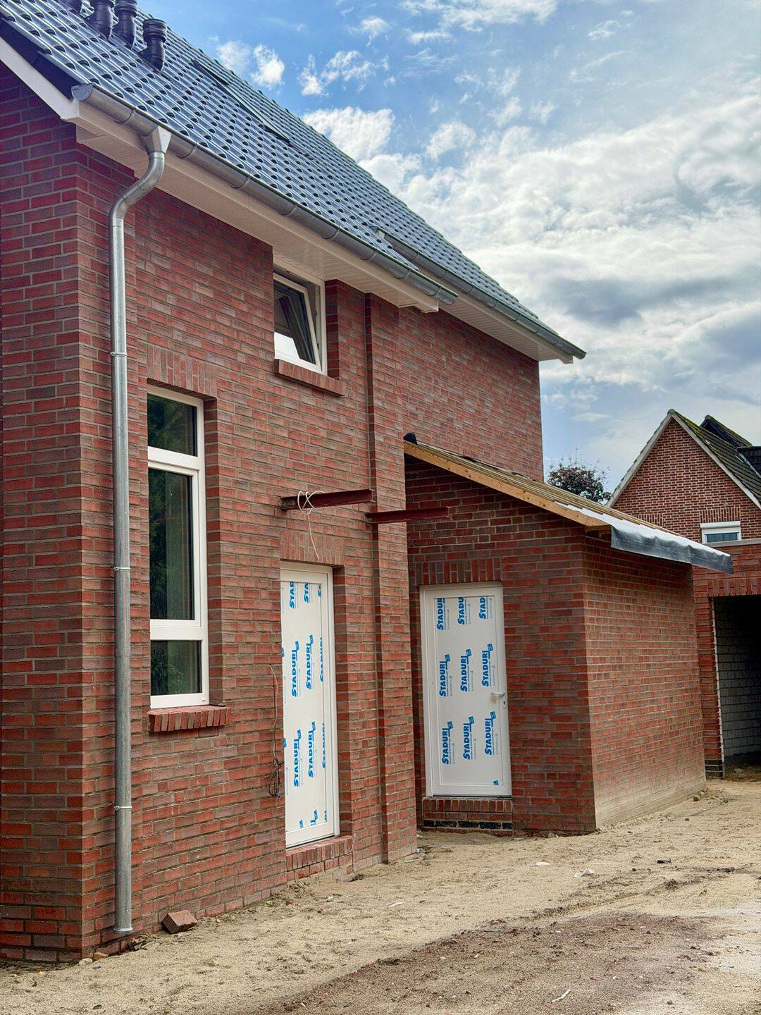 Nachhaltige 2-Zimmer-Dachgeschosswohnung mit Balkon, Erdwärme & PV-Anlage und EBK, 49661 Cloppenburg