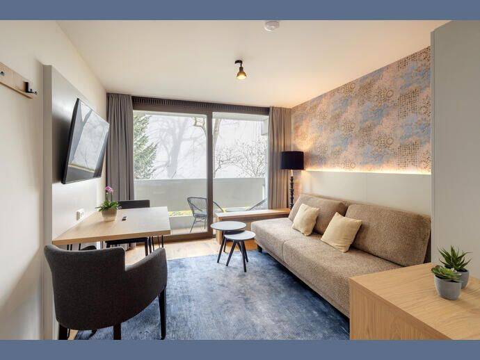 Möbliert: Klein, fein & wie neu: Apartment direkt an der Uni, 80799 München (Maxvorstadt Schwabing-Freimann Schwabing-West)