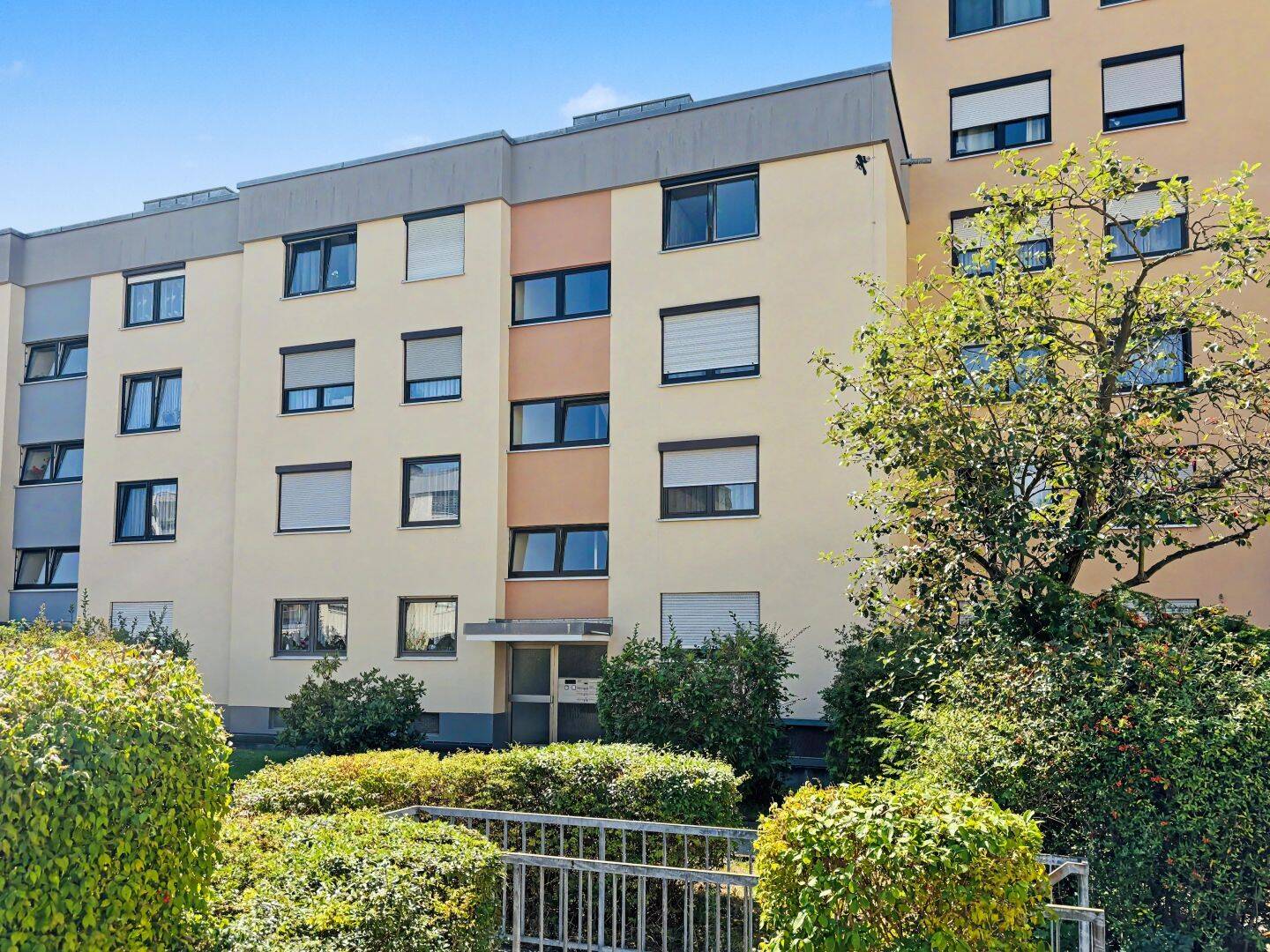 Gepflegte, perfekt aufgeteilte 2-Zimmer-Wohnung mit Balkon und TG-Stellplatz in Nürnberg-Thon, 90425 Nürnberg