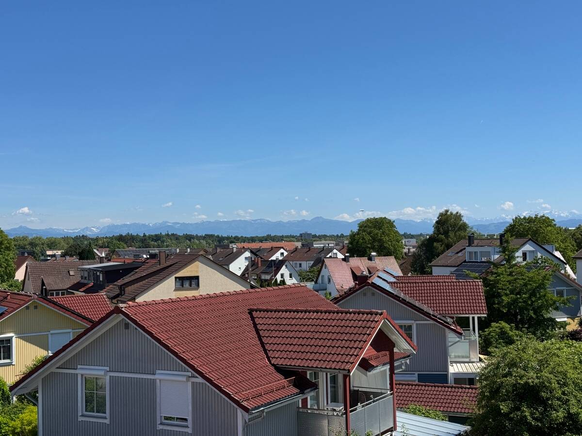 Individuelle 3-Zimmer-DG-Wohnung mit Bergblick und Stellplatz, 88046 Friedrichshafen