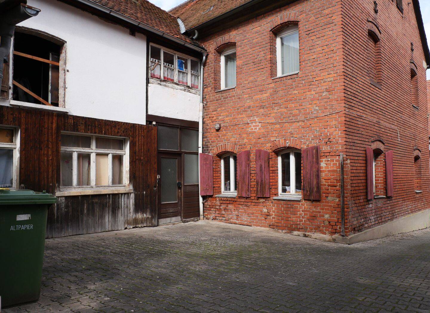 Grundstück mit Altbestand im Zentrum von Langenzenn (unsere Objektnummer: 03AZ0126), 90579 Langenzenn