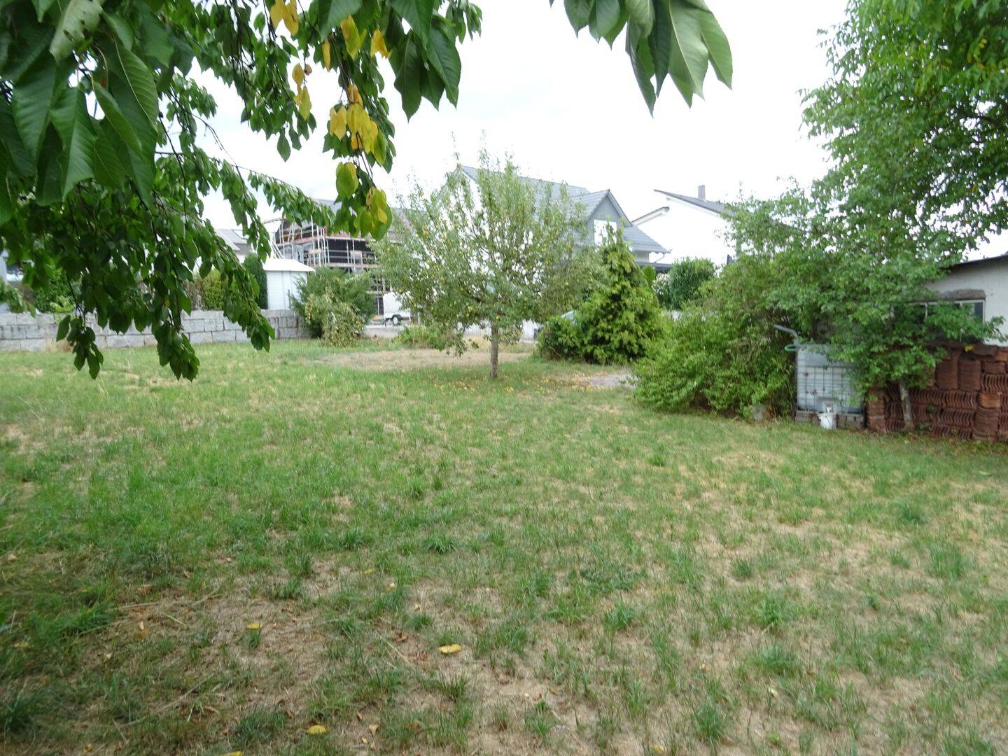 Großzügiges Grundstück in ruhiger und sonniger Randlage, 71083 Herrenberg