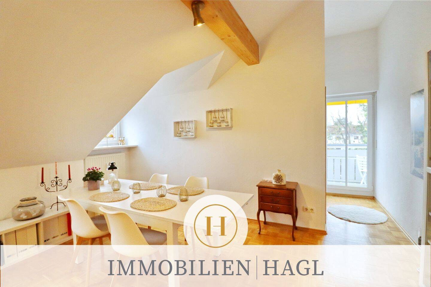 Attraktive 2-Zimmer-Dachgeschosswohnung mit Balkon und komfortabler Ausstattung, 85591 Vaterstetten