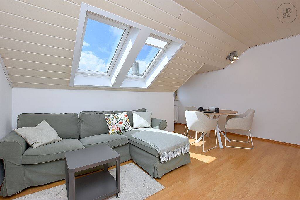 Sehr schön möblierte Dachgeschosswohnung in einem Altbau im beliebten Stuttgarter Westen, 70197 Stuttgart (West)