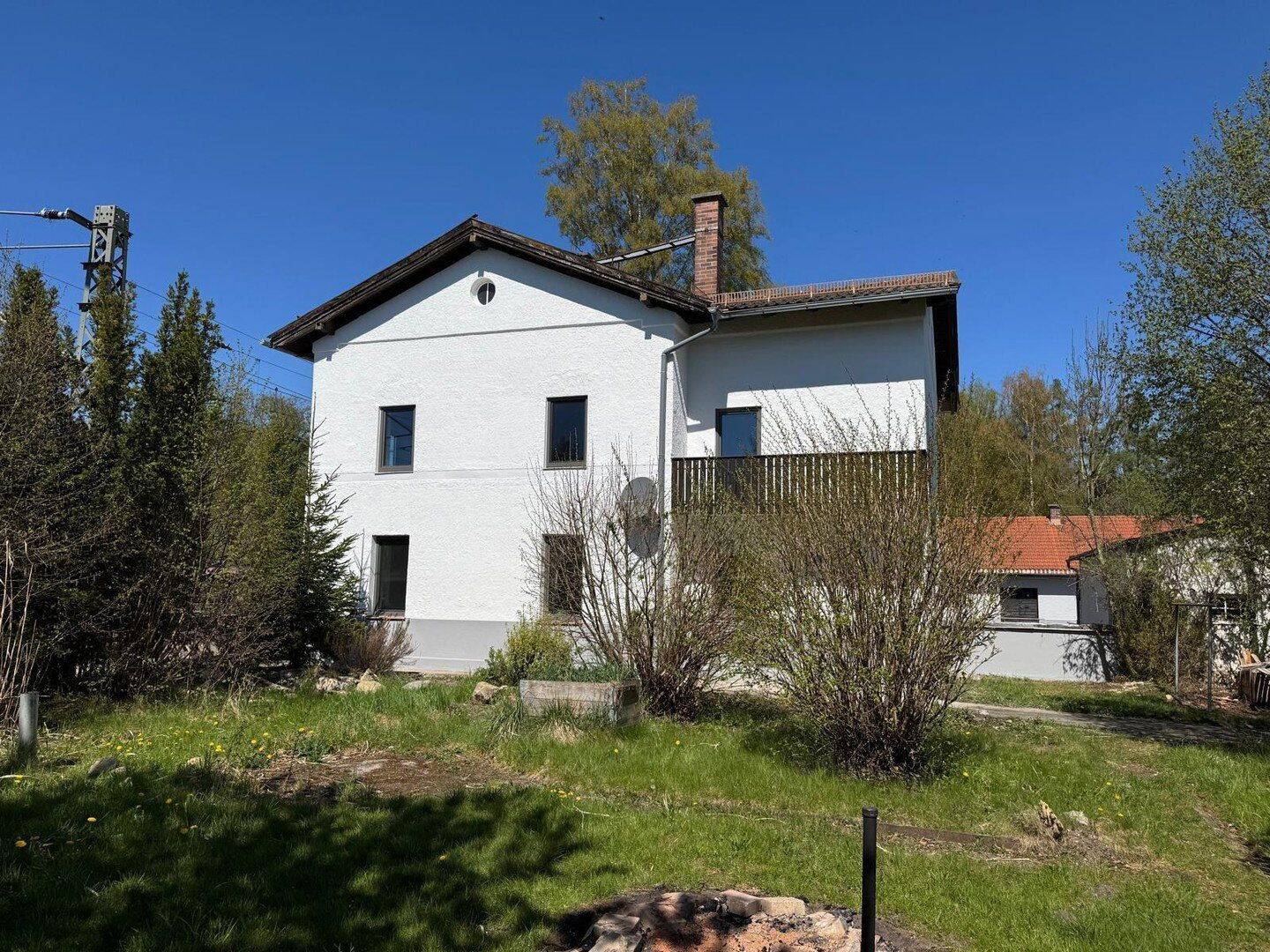 Gelegenheit. 9-Zi. Haus 15 Min mit der Bahn nach München, Erwerb erfordert hohes Eigenkapital, 85567 Grafing b. München
