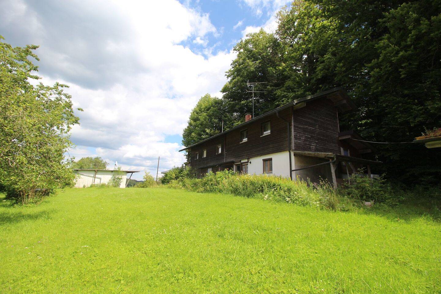 1661 m² Baugrundstück mit Abrisshaus, Schuppen, Obstbäumen und Garage – Heinrichsbrunn/Mauth, 94151 Mauth
