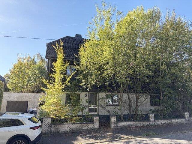 PROVISIONSFREI für Erwerber (Zwangsversteigerung): Großes Einfamilienhaus (Leerstand) in Hellenthal, 53940 Hellenthal