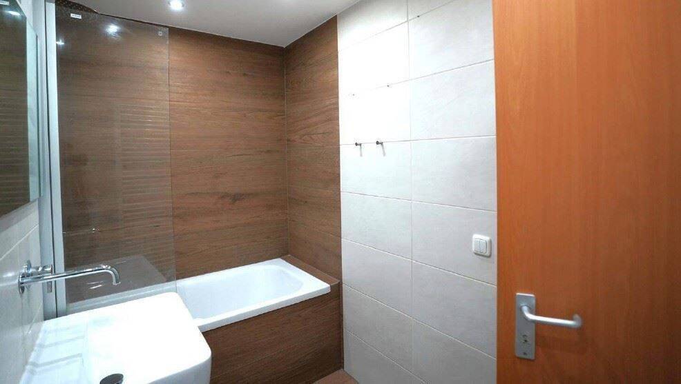 Zweitbezug! Große 3-Zimmer mit Tiefgarage, EBK, Balkon und Wanne am See!, 4207 Leipzig (Großzschocher Grünau-Siedlung Kleinzschocher Lausen-Grünau)