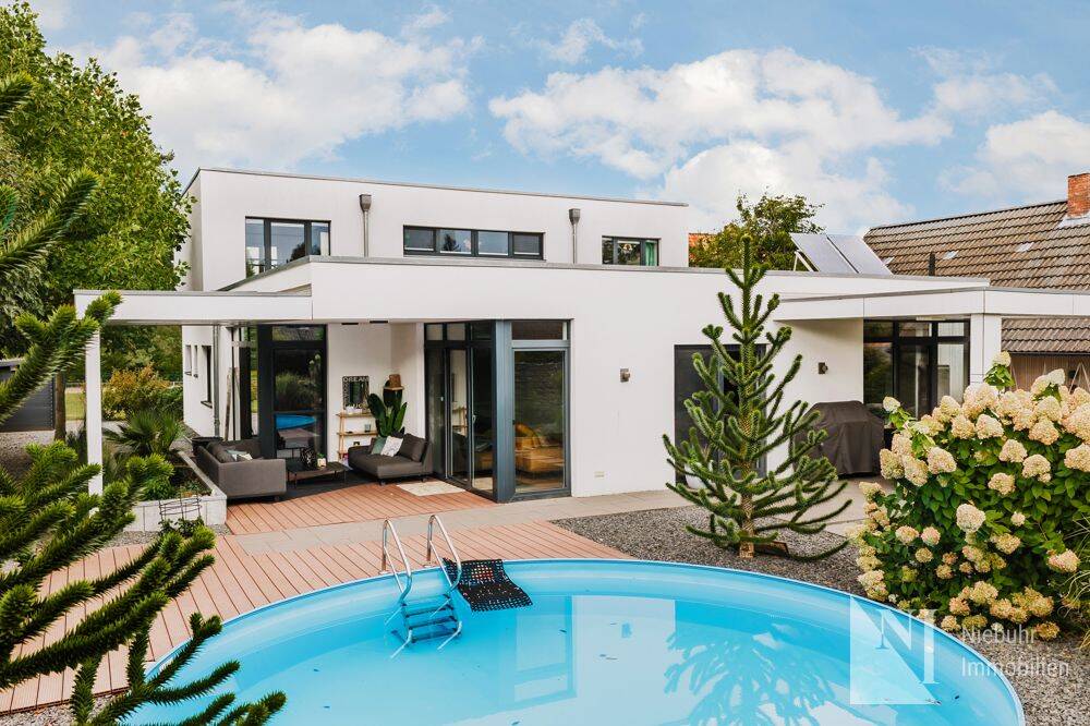 Hochwertiges Einfamilienhaus mit großem Grundstück, Pool & vielseitigem Raumangebot, 21382 Brietlingen