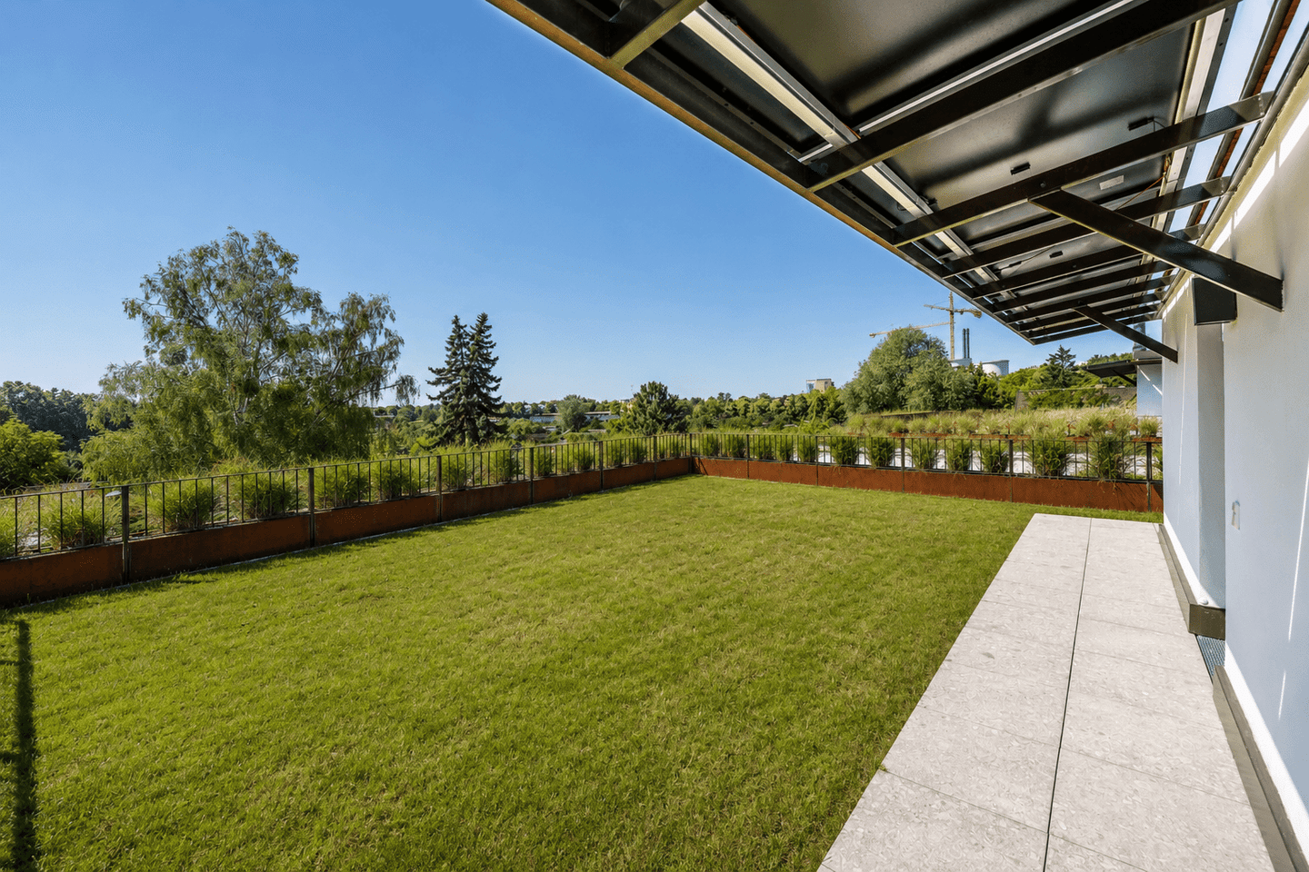 Penthouse Living in Lichterfelde: 4 Zimmer, großzügige Dachterrasse & privater Dachgarten, 12207 Berlin (Steglitz-Zehlendorf Lichterfelde)
