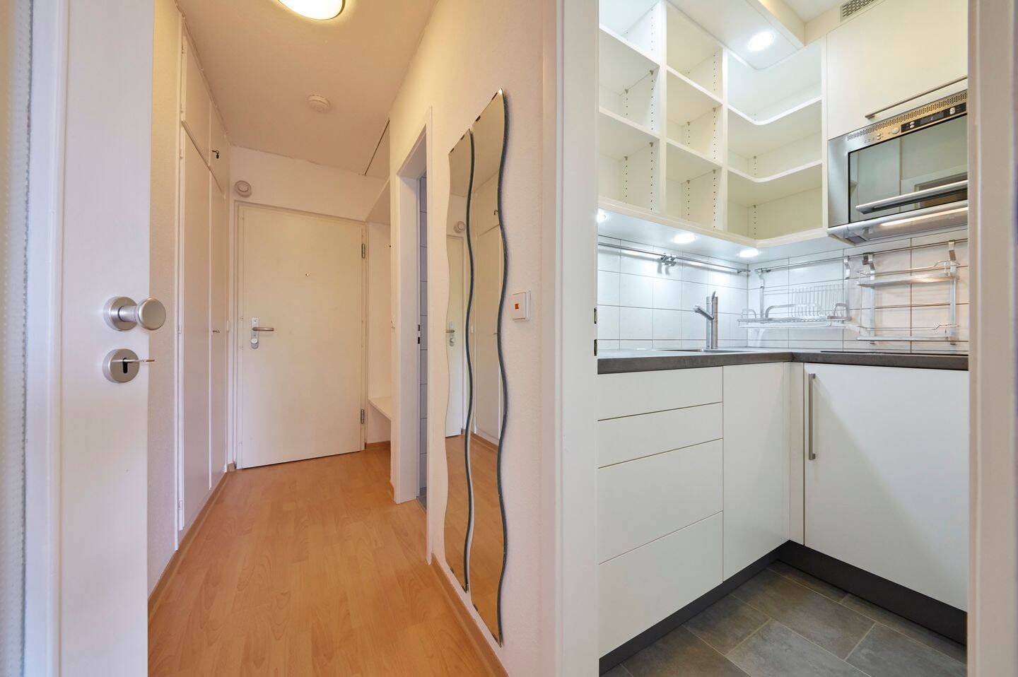 AUSSICHTSREICHES ZUHAUSE – 1-Zimmer-Stadtapartment im Stuttgarter Westen, 4. OG, Aufzug  – 1577, 70174 Stuttgart (Mitte Nord West)